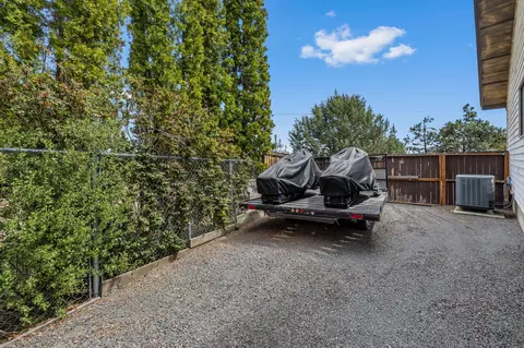 Exterior - 1776 NE Pheasant Ln, Bend, OR 97701 photo 34 of 36