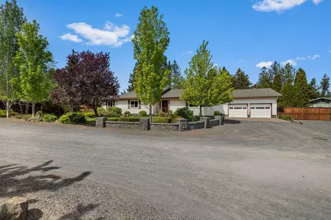 Exterior - 1776 NE Pheasant Ln, Bend, OR 97701 photo 17 of 36