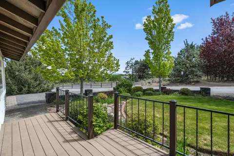 Exterior - 1776 NE Pheasant Ln, Bend, OR 97701 photo 15 of 36
