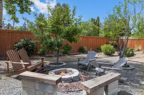 Exterior - 1776 NE Pheasant Ln, Bend, OR 97701 photo 26 of 36
