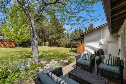 Exterior - 1776 NE Pheasant Ln, Bend, OR 97701 photo 21 of 36