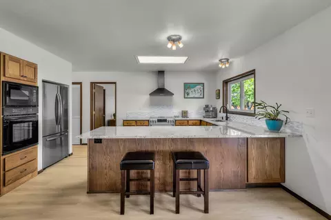 Kitchen - 1776 NE Pheasant Ln, Bend, OR 97701 photo 8 of 8
