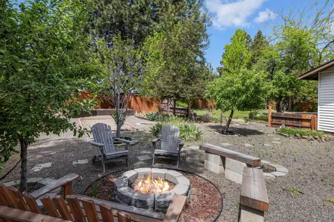 Exterior - 1776 NE Pheasant Ln, Bend, OR 97701 photo 27 of 36