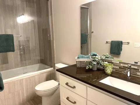 Bath - 19301 Alianna Loop, Bend, OR 97702 photo 6 of 6