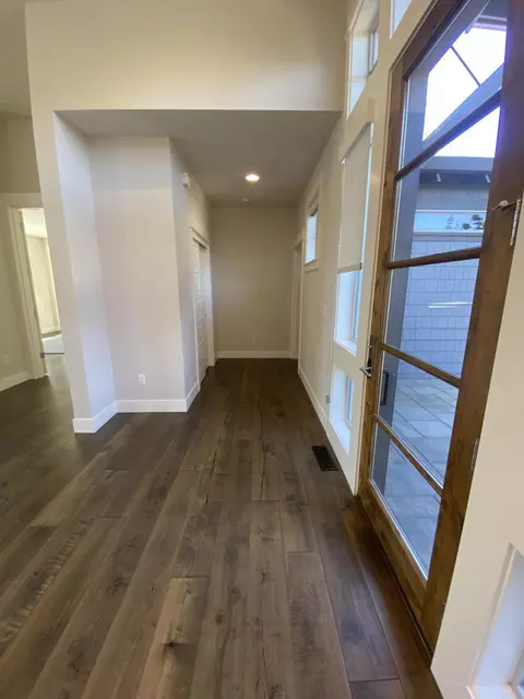 Entry Way - 19301 Alianna Loop, Bend, OR 97702 photo 3 of 6