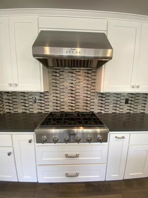 Kitchen - 19301 Alianna Loop, Bend, OR 97702 photo 5 of 5