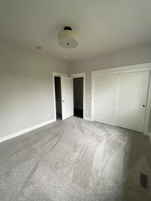 Bedroom - 19301 Alianna Loop, Bend, OR 97702 photo 4 of 4