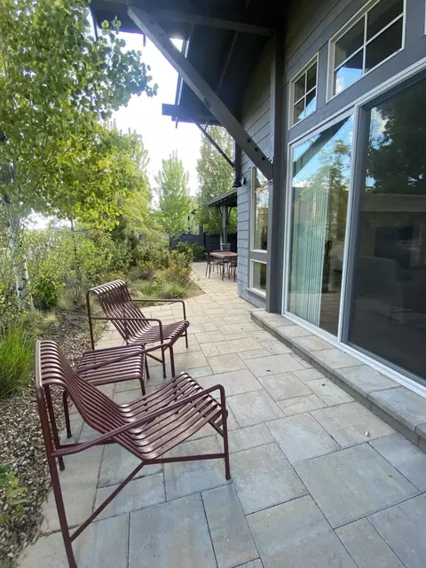 Exterior - 19301 Alianna Loop, Bend, OR 97702 photo 7 of 10