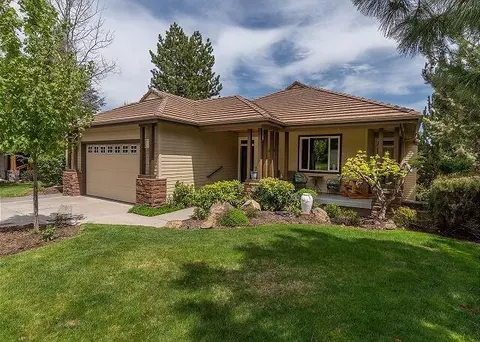 3106 NW Golf View Dr, Bend, OR 97703