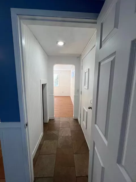 Entry Way - 52360 Ammon Rd, La Pine, OR 97739 photo 1 of 1