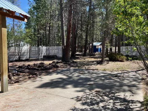 Exterior - 52360 Ammon Rd, La Pine, OR 97739 photo 14 of 17