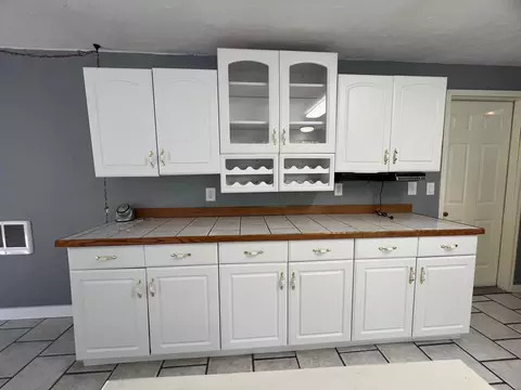 Kitchen - 52360 Ammon Rd, La Pine, OR 97739 photo 6 of 6