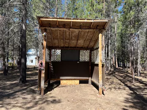 Exterior - 52360 Ammon Rd, La Pine, OR 97739 photo 7 of 17