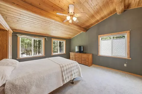 Bedroom - 14177 Whitewater Loop, La Pine, OR 97739 photo 3 of 5
