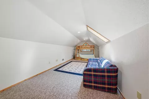 Bedroom - 14177 Whitewater Loop, La Pine, OR 97739 photo 4 of 5