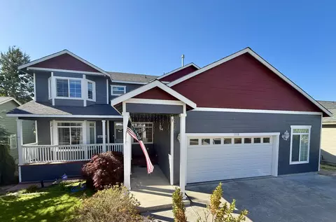 5118 Cherry Blossom Ln, Klamath Falls, OR 97601