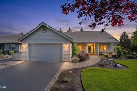 8051 Granite Falls Dr, Redmond, OR 97756