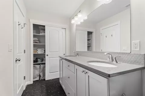 Bath - 15205 Ponderosa Loop, La Pine, OR 97739 photo 3 of 4