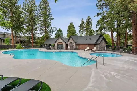 Exterior - 20165 Stonegate Dr, Bend, OR 97702 photo 5 of 7