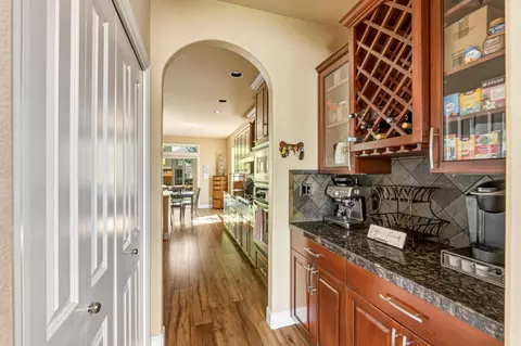 Entry Way - 20165 Stonegate Dr, Bend, OR 97702 photo 1 of 4