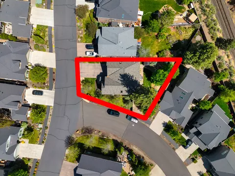 View/Area - 20165 Stonegate Dr, Bend, OR 97702 photo 3 of 3