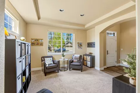 Entry Way - 20165 Stonegate Dr, Bend, OR 97702 photo 3 of 4
