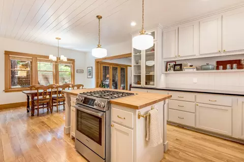 Kitchen - 2234 NW High Lakes Loop, Bend, OR 97703 photo 5 of 5