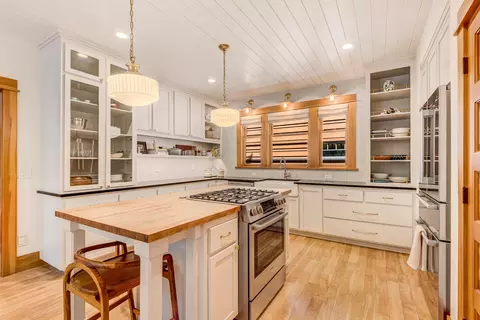 Kitchen - 2234 NW High Lakes Loop, Bend, OR 97703 photo 1 of 5