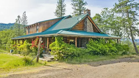 275 Citadel Rd, Trail, OR 97541