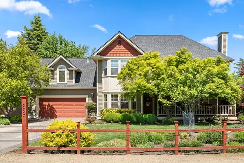 880 Singler Ln, Jacksonville, OR 97530