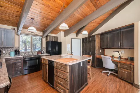 Kitchen - 53606 Bridge Dr, La Pine, OR 97739 photo 1 of 5