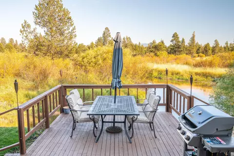 Exterior - 53606 Bridge Dr, La Pine, OR 97739 photo 7 of 9