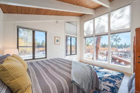 Bedroom - 53606 Bridge Dr, La Pine, OR 97739 photo 1 of 6