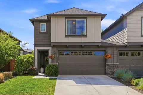 63191 NE Black Powder Ln, Bend, OR 97701