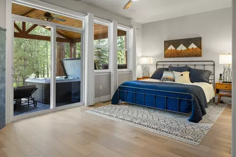 Bedroom - 1041 E Timber Pine Dr, Sisters, OR 97759 photo 1 of 5