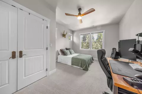 Bedroom - 1041 E Timber Pine Dr, Sisters, OR 97759 photo 4 of 5