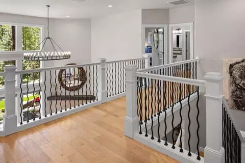 Entry Way - 1041 E Timber Pine Dr, Sisters, OR 97759 photo 6 of 7