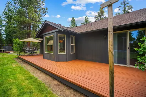 Exterior - 55965 Blue Eagle Rd, Bend, OR 97707 photo 6 of 12