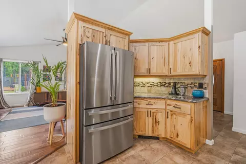 Kitchen - 55965 Blue Eagle Rd, Bend, OR 97707 photo 2 of 5