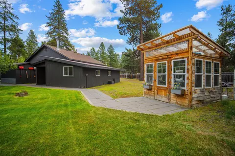 Exterior - 55965 Blue Eagle Rd, Bend, OR 97707 photo 8 of 12