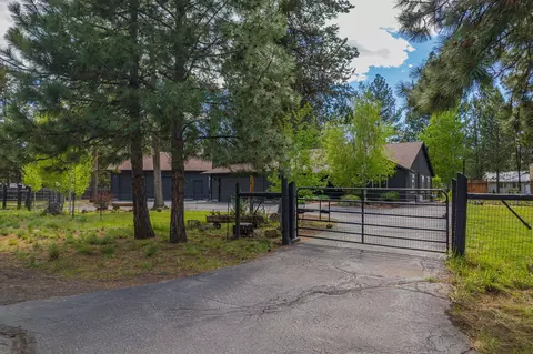 55965 Blue Eagle Rd, Bend, OR 97707
