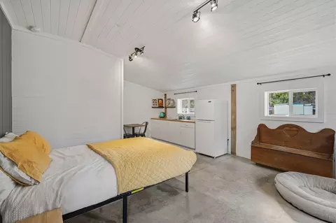 Bedroom - 55965 Blue Eagle Rd, Bend, OR 97707 photo 1 of 1