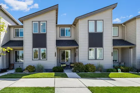 2564 NE Purcell Blvd, Bend, OR 97701