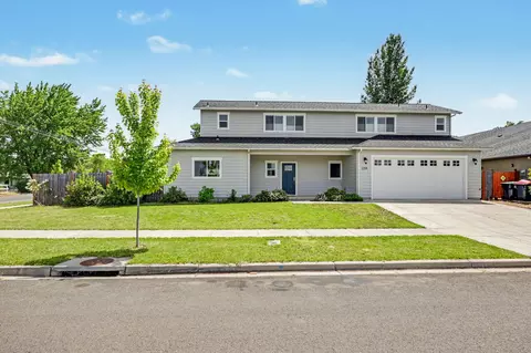 2201 Westwood Dr, Medford, OR 97501