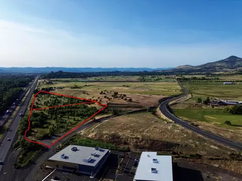 n phoenix road, Medford, OR 97535 photo 7