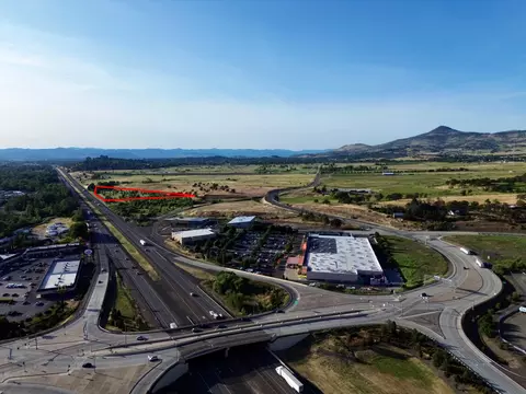 kirk way, Phoenix, OR 97535