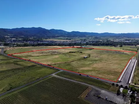 n phoenix road, Medford, OR 97504