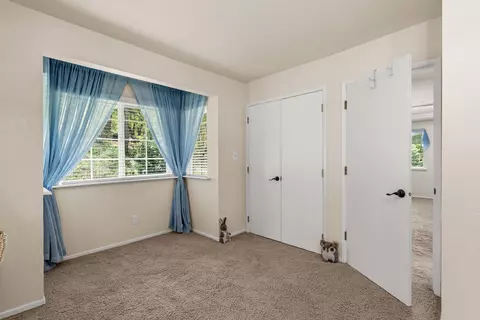 Bedroom - 3268 Humbug Creek Rd, Applegate, OR 97530 photo 3 of 5
