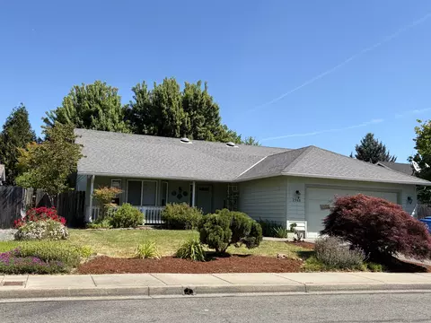 2968 Galaxy Way, Grants Pass, OR 97527