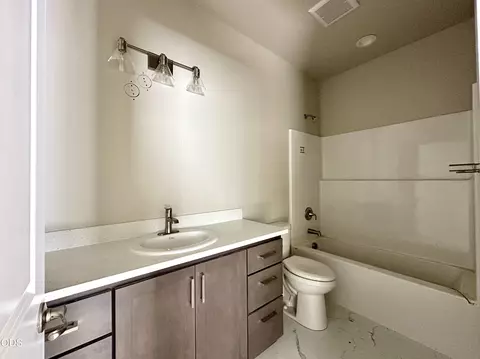 Bath - 315 E Rapp Rd, Talent, OR 97540 photo 1 of 4
